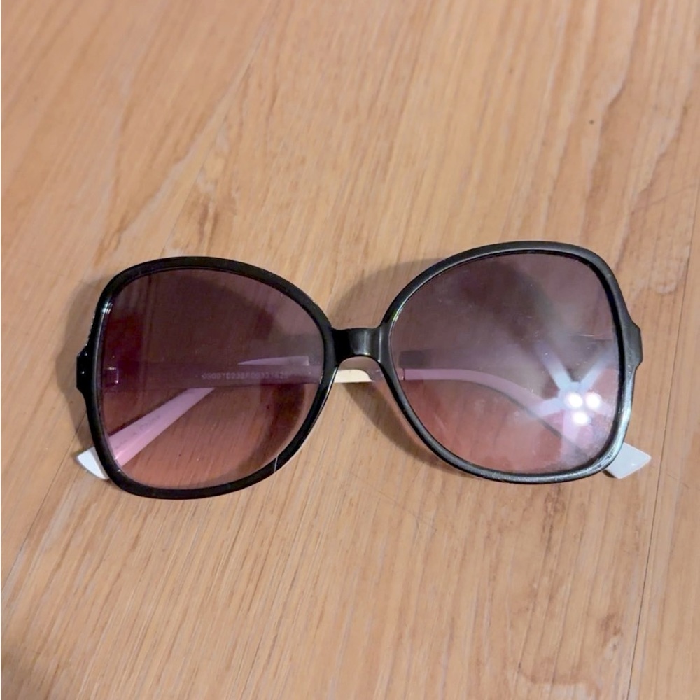 Women’s sunglasses